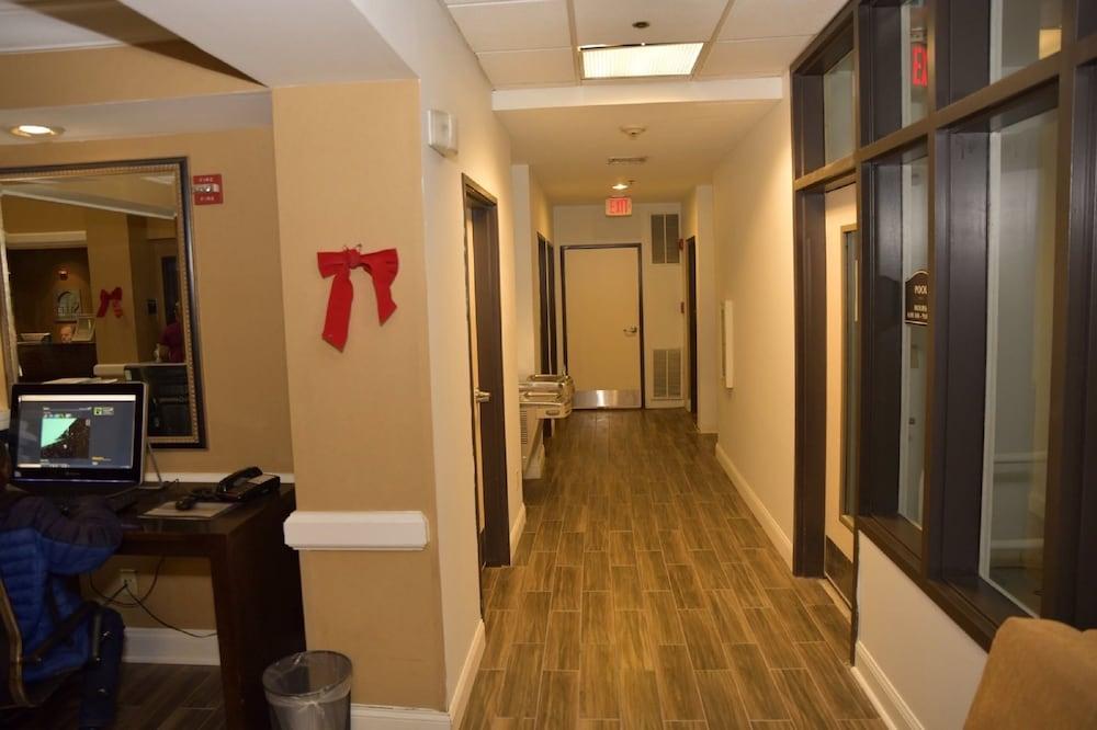Sleep Inn & Suites Лорел Экстерьер фото